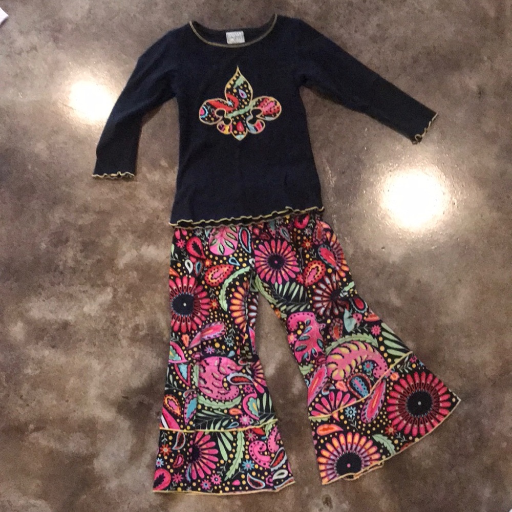 Black floral 2 piece boutique